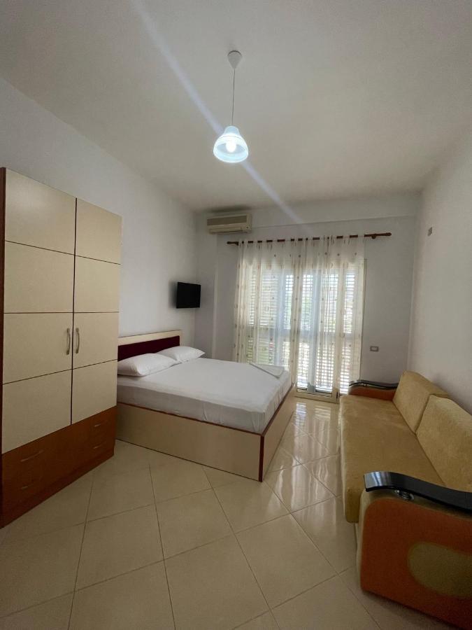 John'S Holiday Home Vlorë Esterno foto